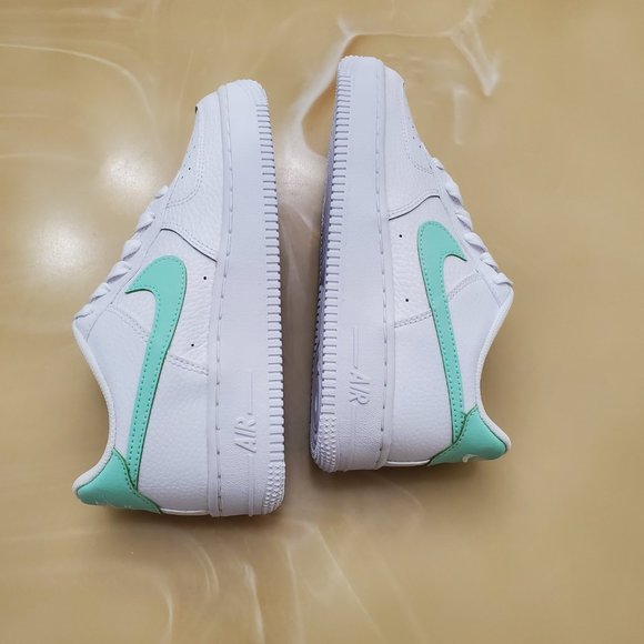Nike Air Force 1 - Picture 7 of 10